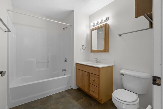 Highlands Ridge Apartments Bath