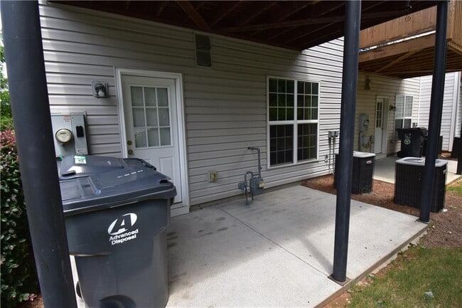 Photo - 1002 Thornborough Dr