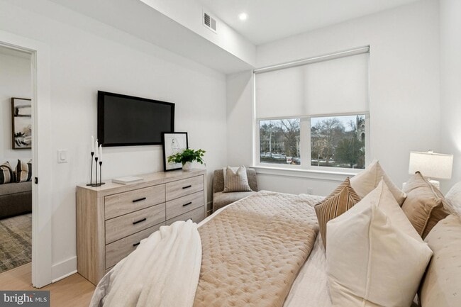 Photo - 30 W Allens Ln Unit 317