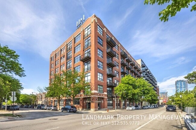 Building Photo - 1250 W Van Buren St Unit 202