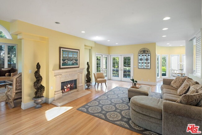 Photo - 2202 San Vicente Blvd