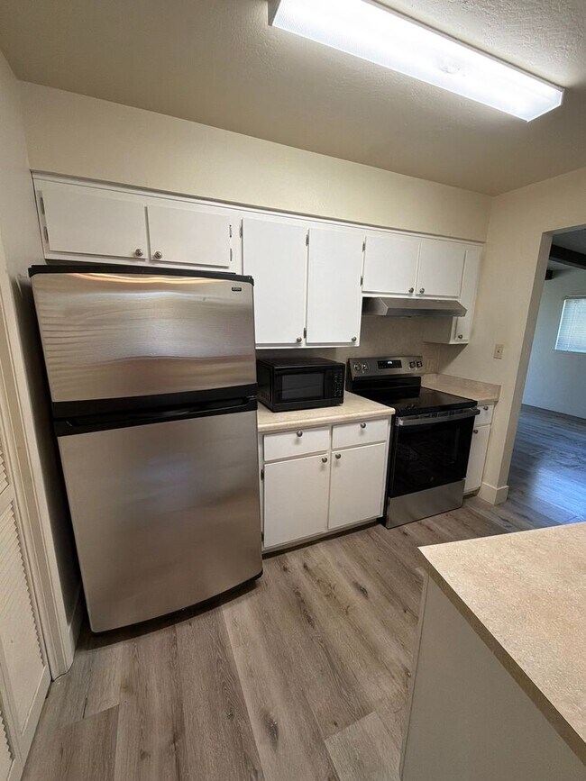 Photo - ADORABLE Arden Arcade 2/1 + Bonus Room!  (Please reference entire ad for viewings)