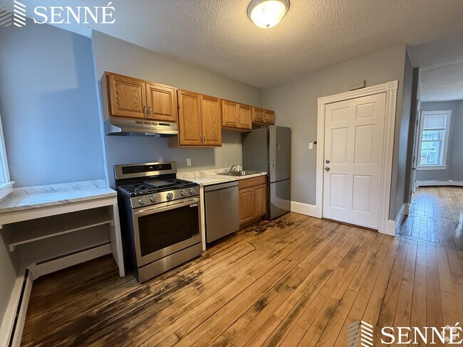Building Photo - 37 Plymouth St Unit 2 Rental