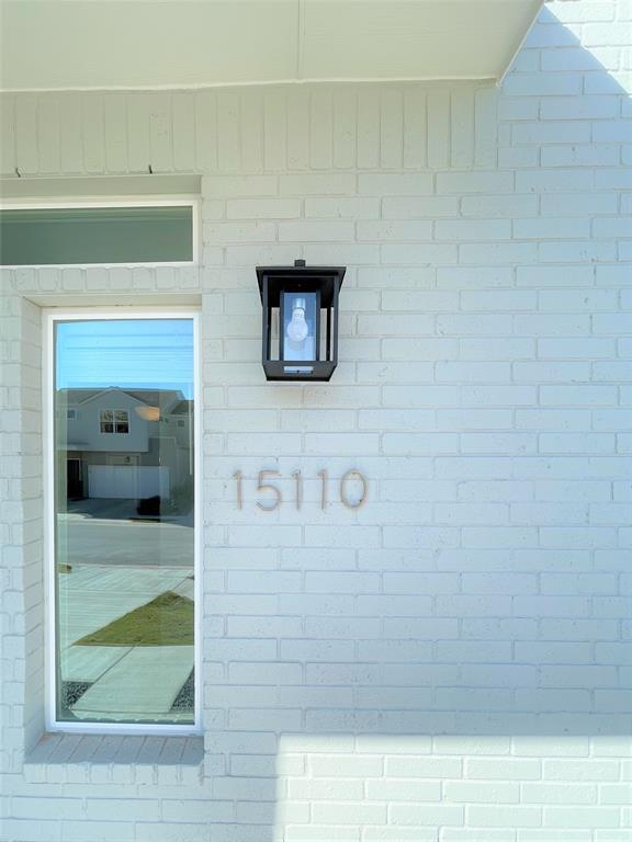 Photo - 15110 Forum Ave