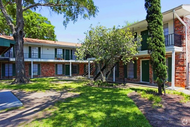 Building Photo - Colonial Rental