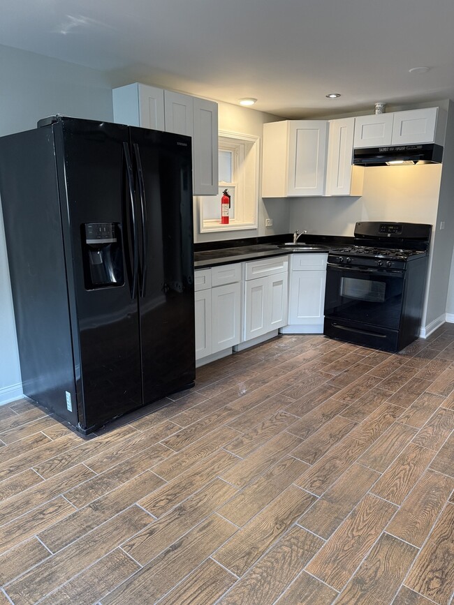 Photo - 1648 N McVicker Ave