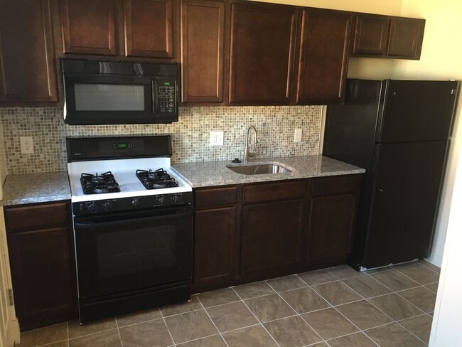 Photo - 3 Bedroom Home for Rent !!