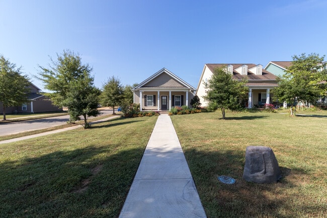 Photo - 509 Broadberry Ave