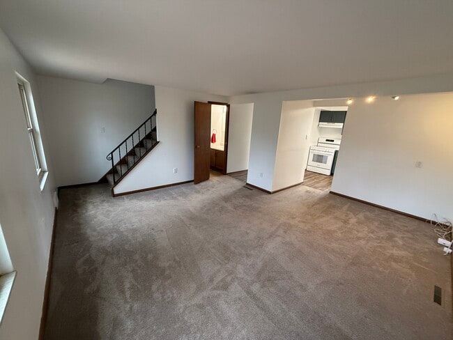 Photo - 108 Roberts Dr