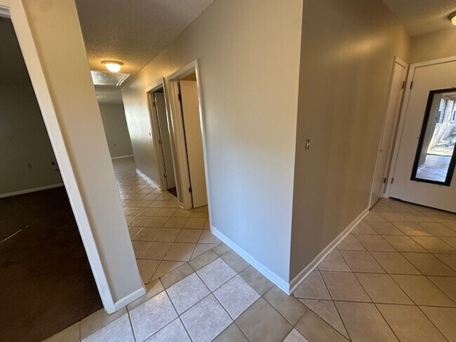 Photo - Spacious 3 Bedroom Duplex for Rent in Niceville!