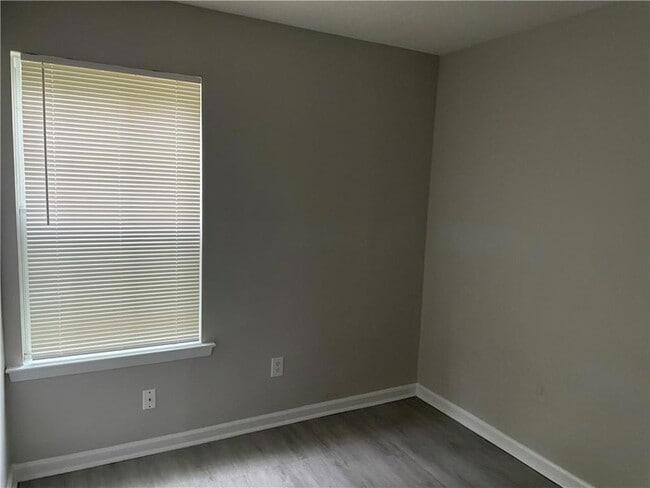 Building Photo - 5741 Wellborn Oaks Ct