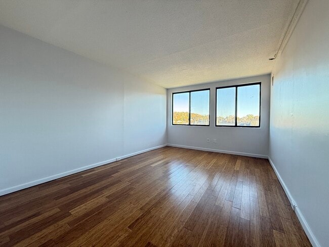 Photo - 1731 Beacon St Unidad 809