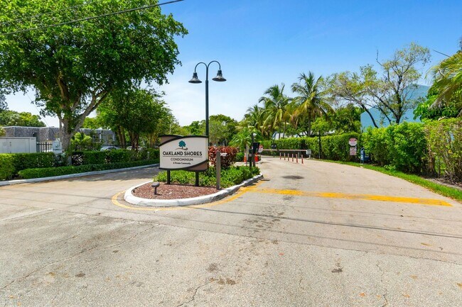 3111 Oakland Shores Dr Unidad F212
