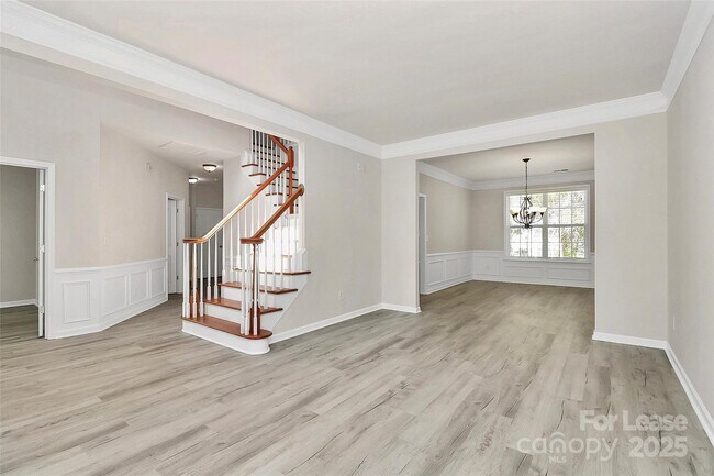 Photo - 2108 Oakcliffe Ct