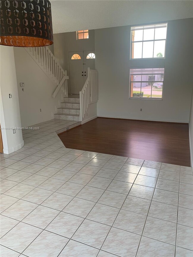 Photo - 985 NW 132nd Ct