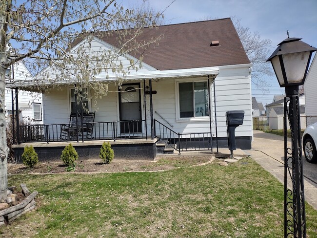 Photo - 25880 Groveland St