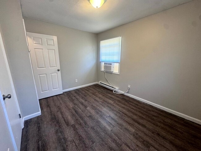 Photo - 927 Fiske Dr