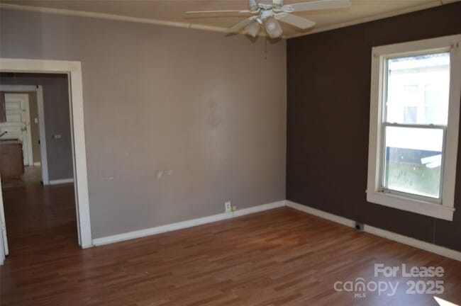 Photo - 208 Wilson St