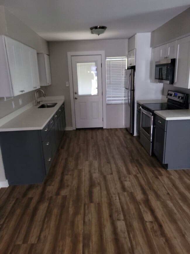 Building Photo - 6918 Irvington Blvd Unit A