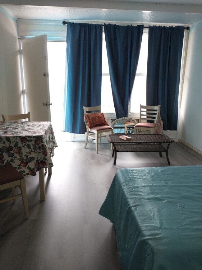 Building Photo - 7 45th St Unit 223