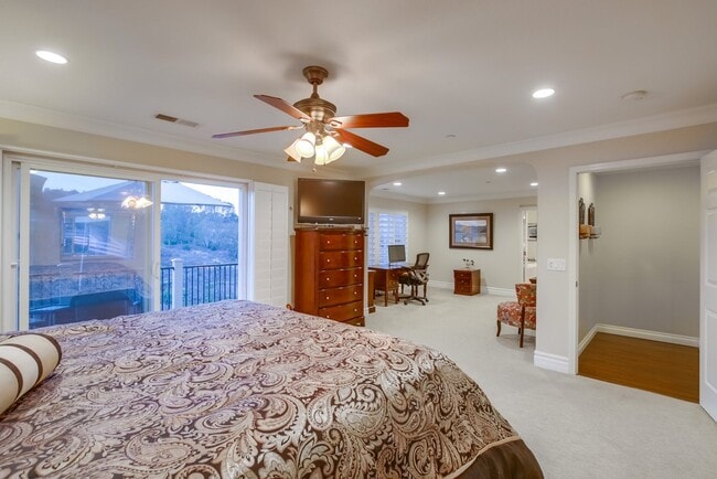 Photo - 452 Taylor Dr