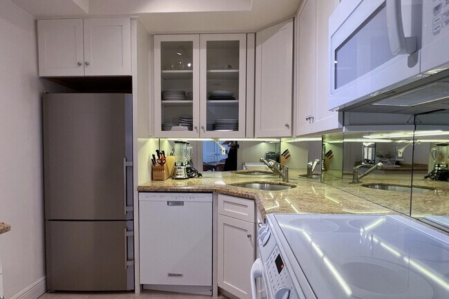 Photo - 250 Bradley Pl Unidad 609