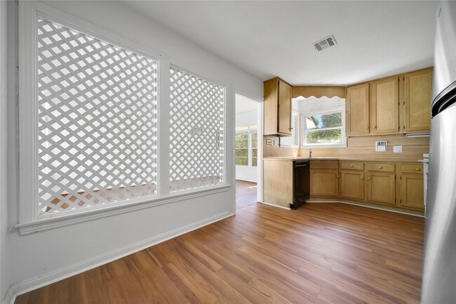 Photo - 504 N Magnolia Dr