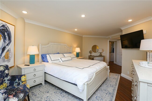 Building Photo - 4041 Gulf Shore Blvd N Unit 305