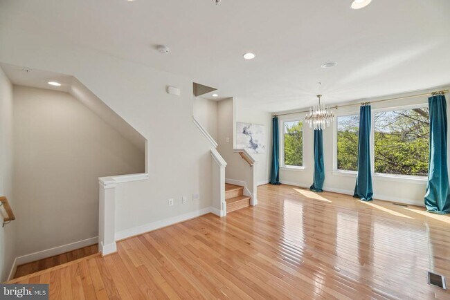 Photo - 5627 45th Ave