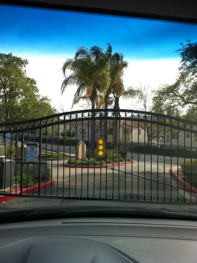 Building Photo - 745 Watson Canyon Ct Unit 127