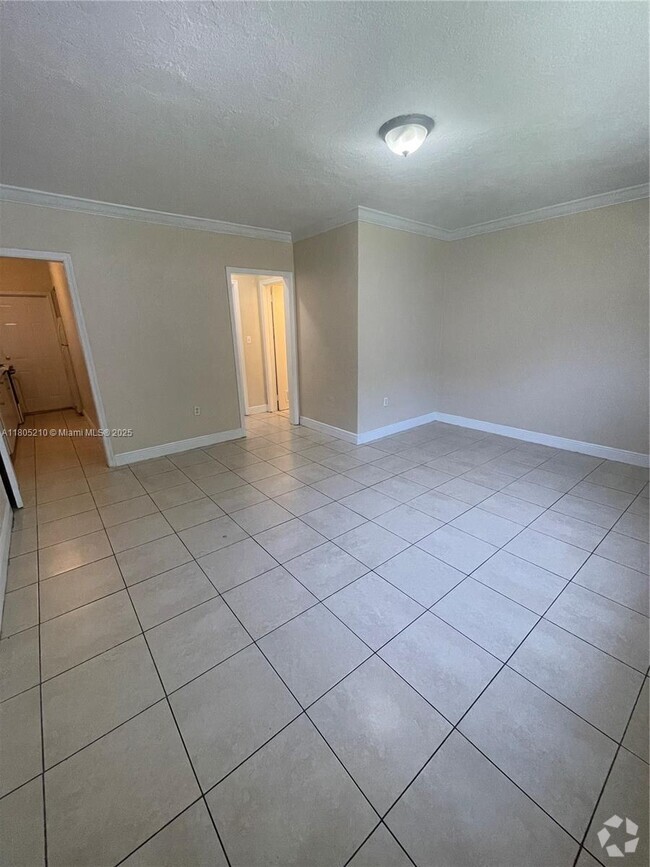 Building Photo - 555 SW 7th St Unit 6 Rental