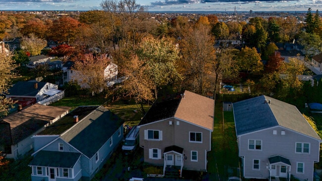 Building Photo - 29 Rita Ave