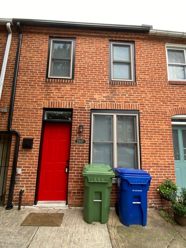 Building Photo - 2307 Foster Ave Rental