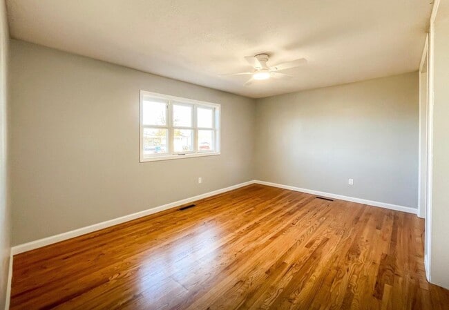 Photo - 6823 SW Knoll Ct