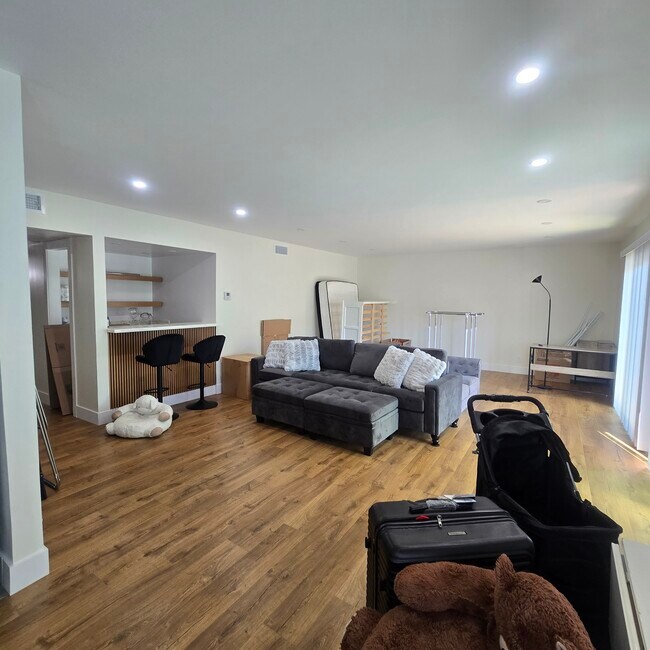 Photo - 916 S Sherbourne Dr Unidad 102