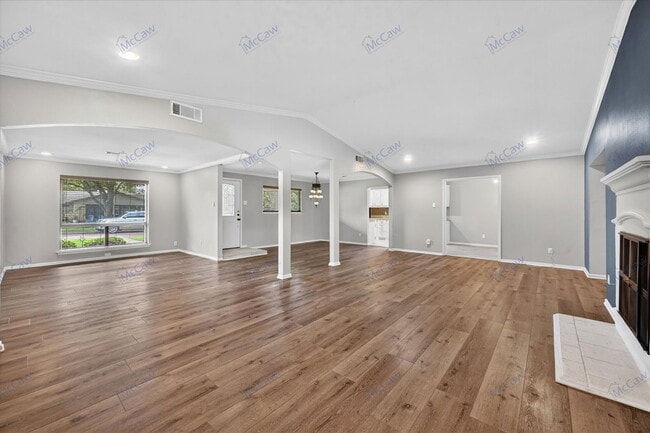 Photo - 3827 Clubway Ln