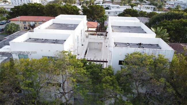 Photo - 630 85th St Unidad 107