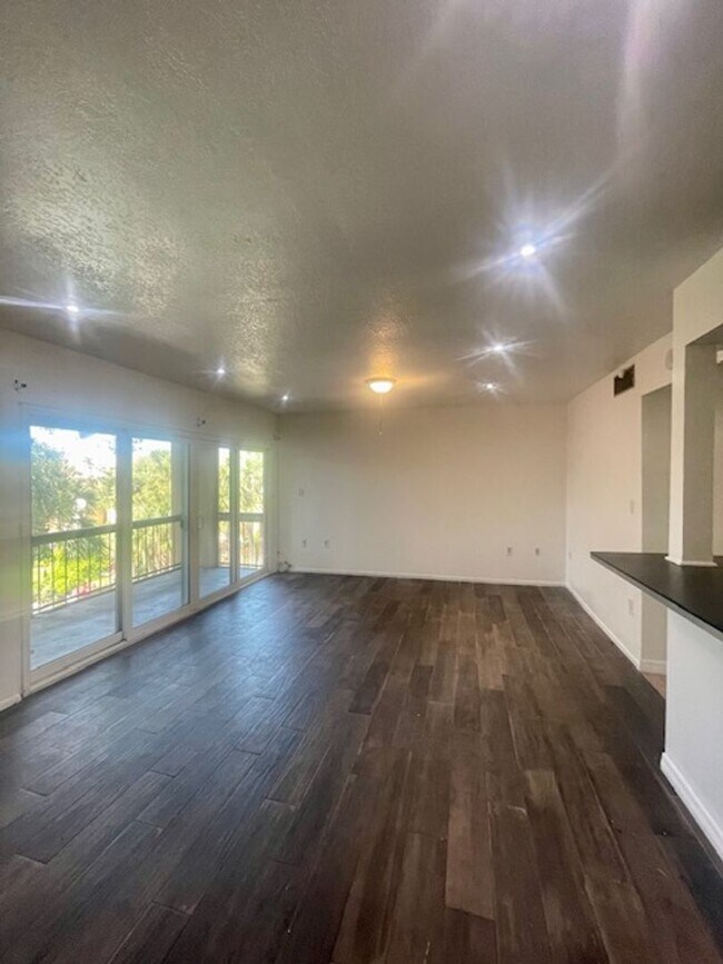Photo - 600 Orange Dr