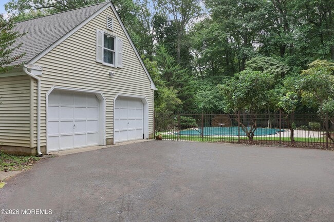 18 Seven Oaks Dr