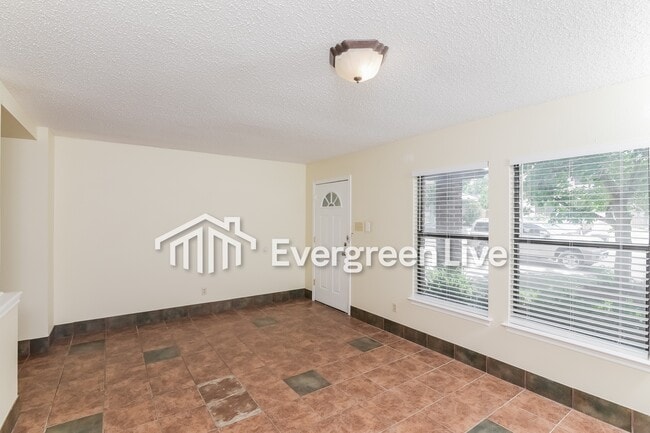 Photo - 13918 Villa Camino