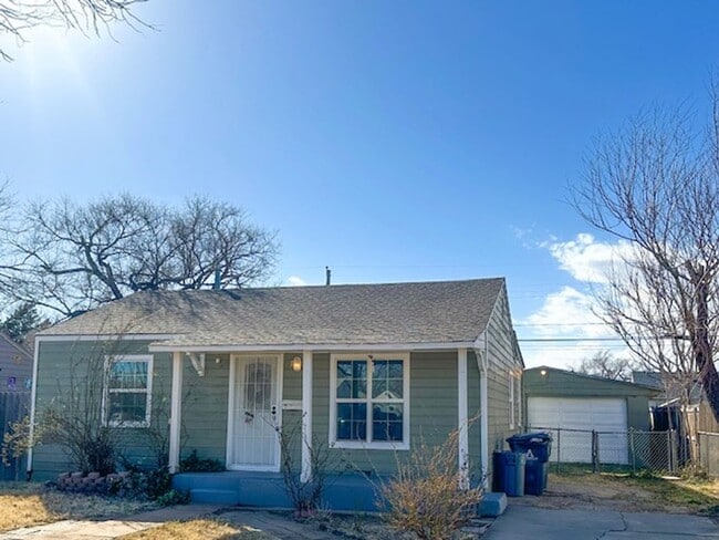 Building Photo - Updated 3/1.5 in Gables Neighborhood