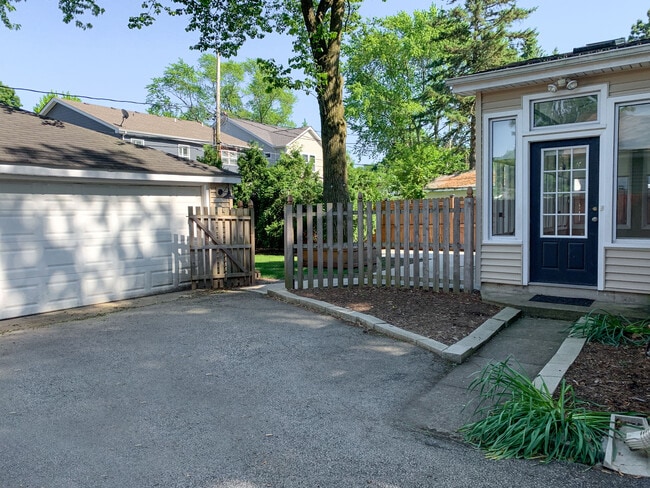 2-car garage - 1336 N Eagle St