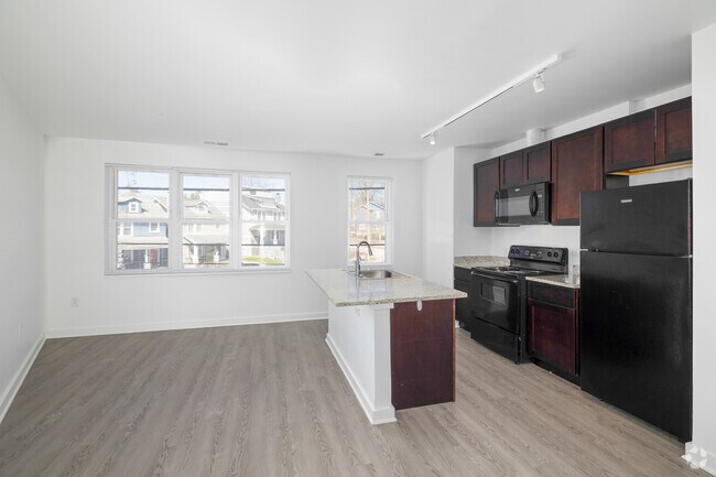 1BR, 1BA - 900SF - Kitchen / Dining Room