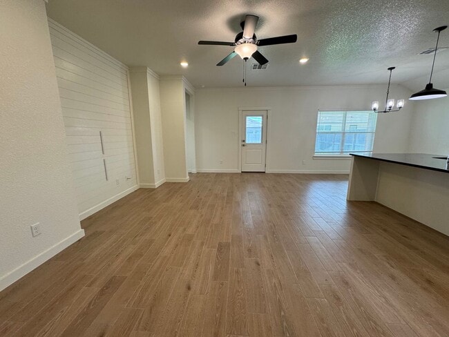 Photo - 1410 Cedar River Ln