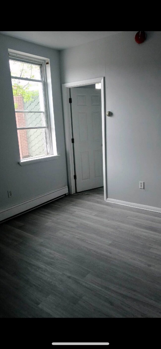 Building Photo - 424 E Girard Ave Unit 2nd F Rear Rental
