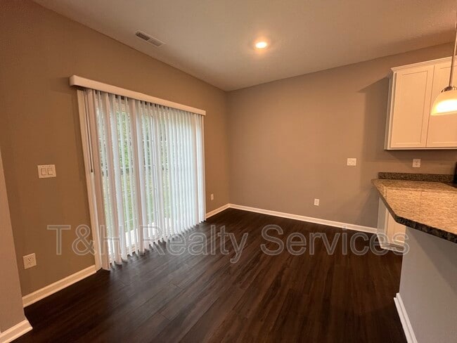 Photo - 5649 Brownstone Dr