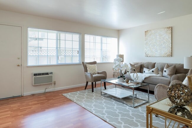 Photo - 39118 Sundale Dr Unit B