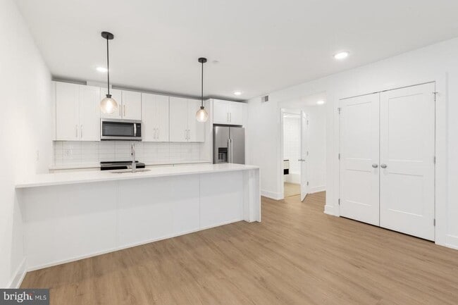 Photo - 1335 N Marston St Unit 102