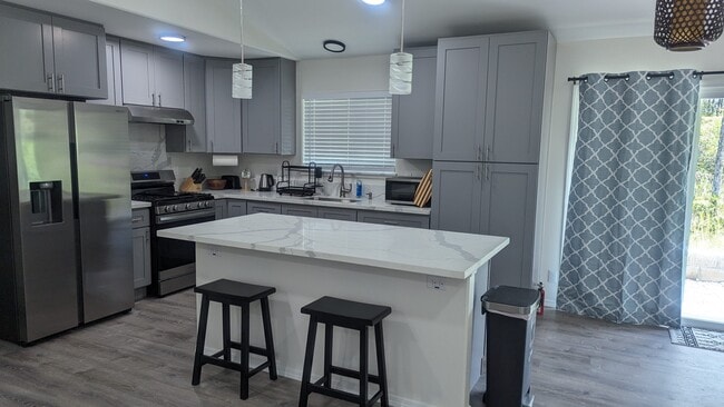 Photo - 16-2063-2063 Azure Rd