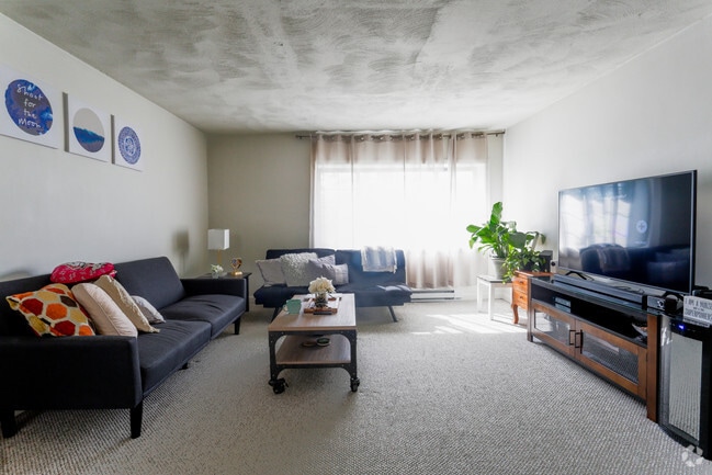 2BR, 1BA - 1,082 - Salem Highlands